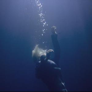 体育生爽擼又大又粗的雞巴自慰
