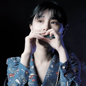 体育生爽擼又大又粗的雞巴自慰
